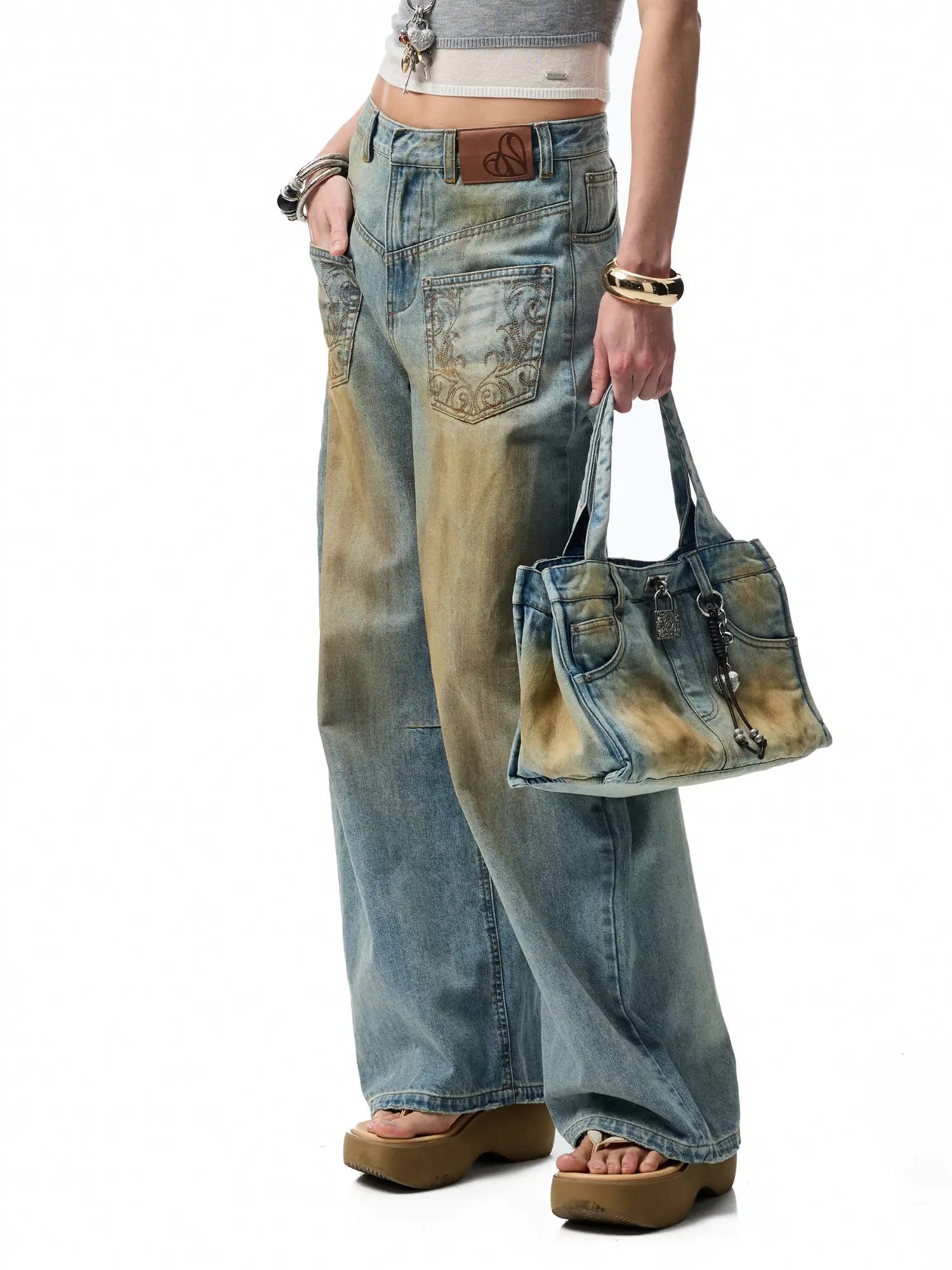 Dust-Wash Dislocated Jeans