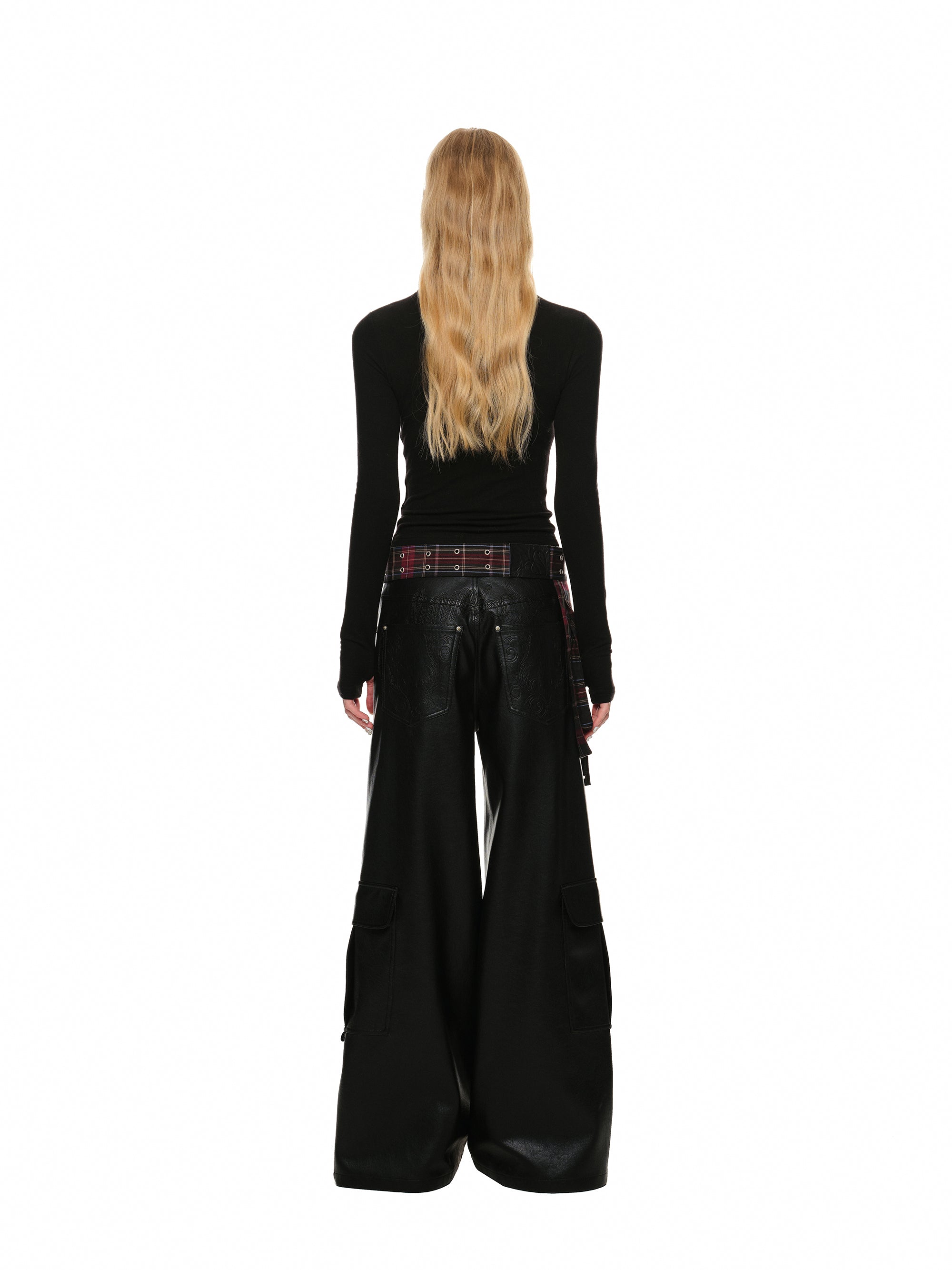 Fold & Frame Turtleneck