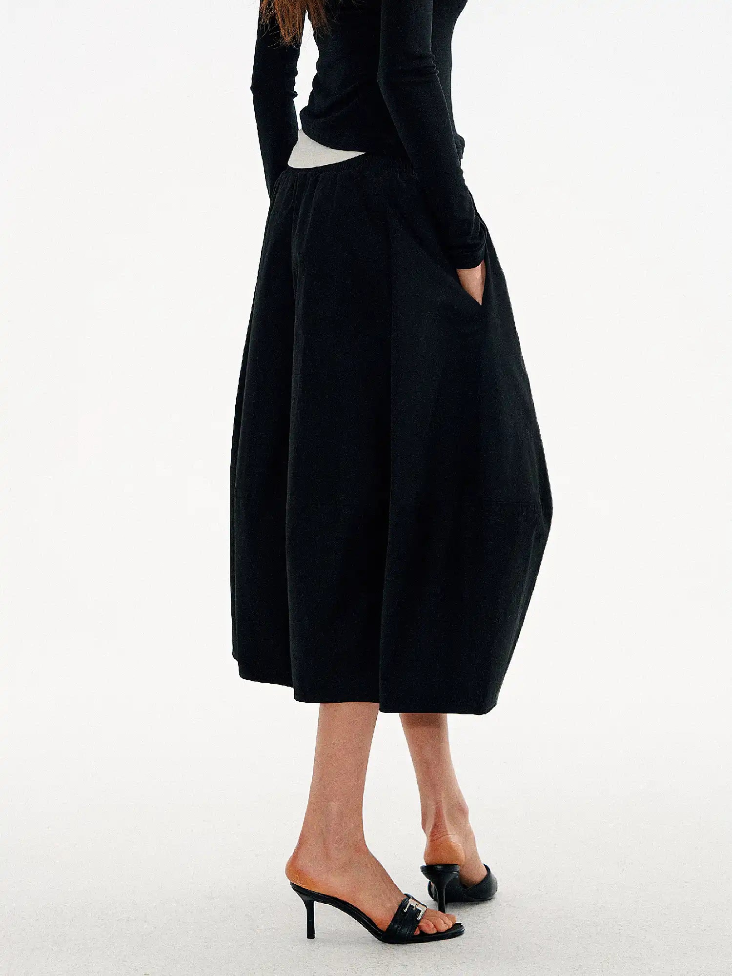 Muse Naps Basic Black Ruched Balloon Midi Skirt | Canton Collective