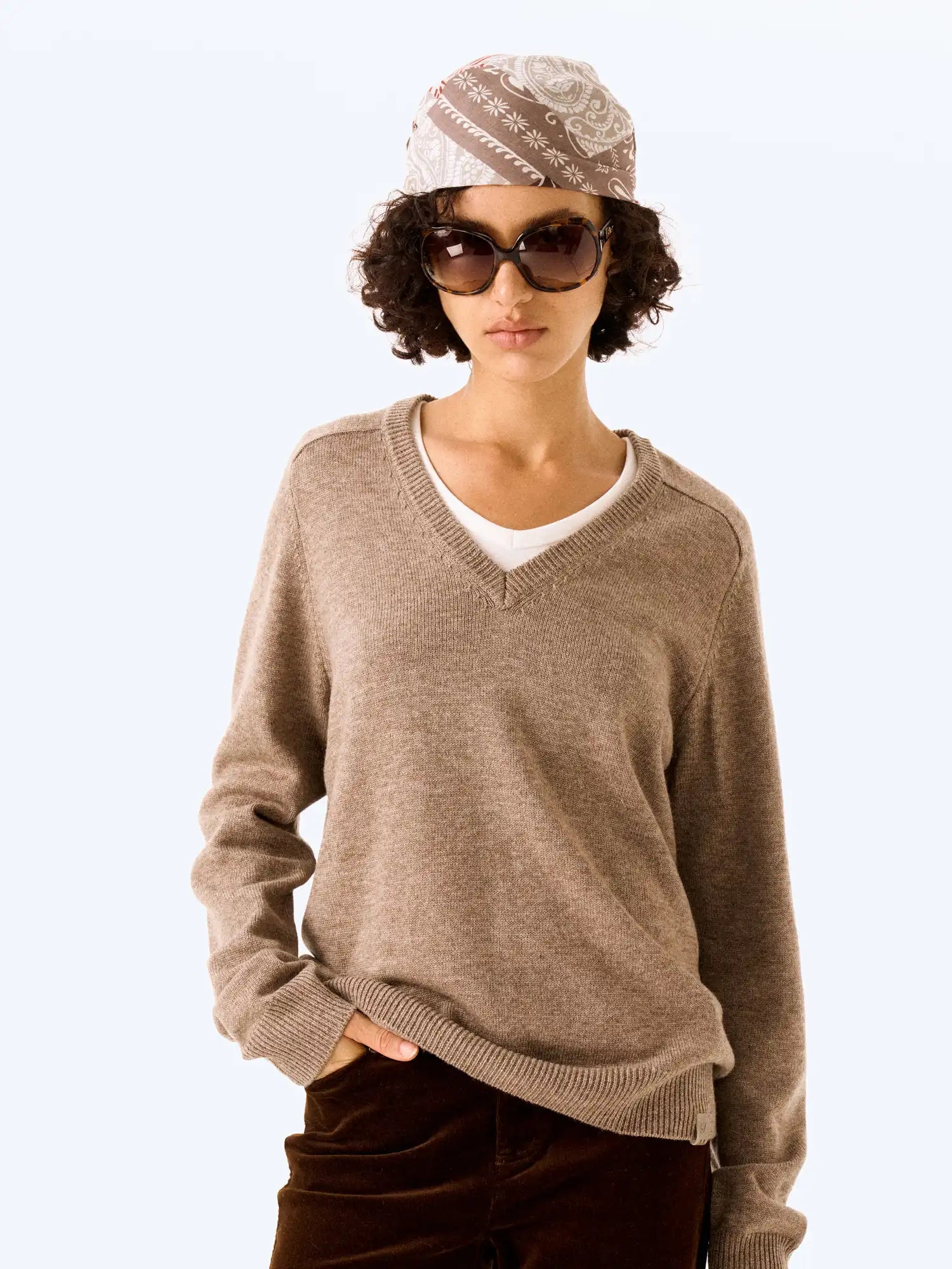 FIRST FLOOR Basolan Wool V-Neck Sweater | Canton Collective