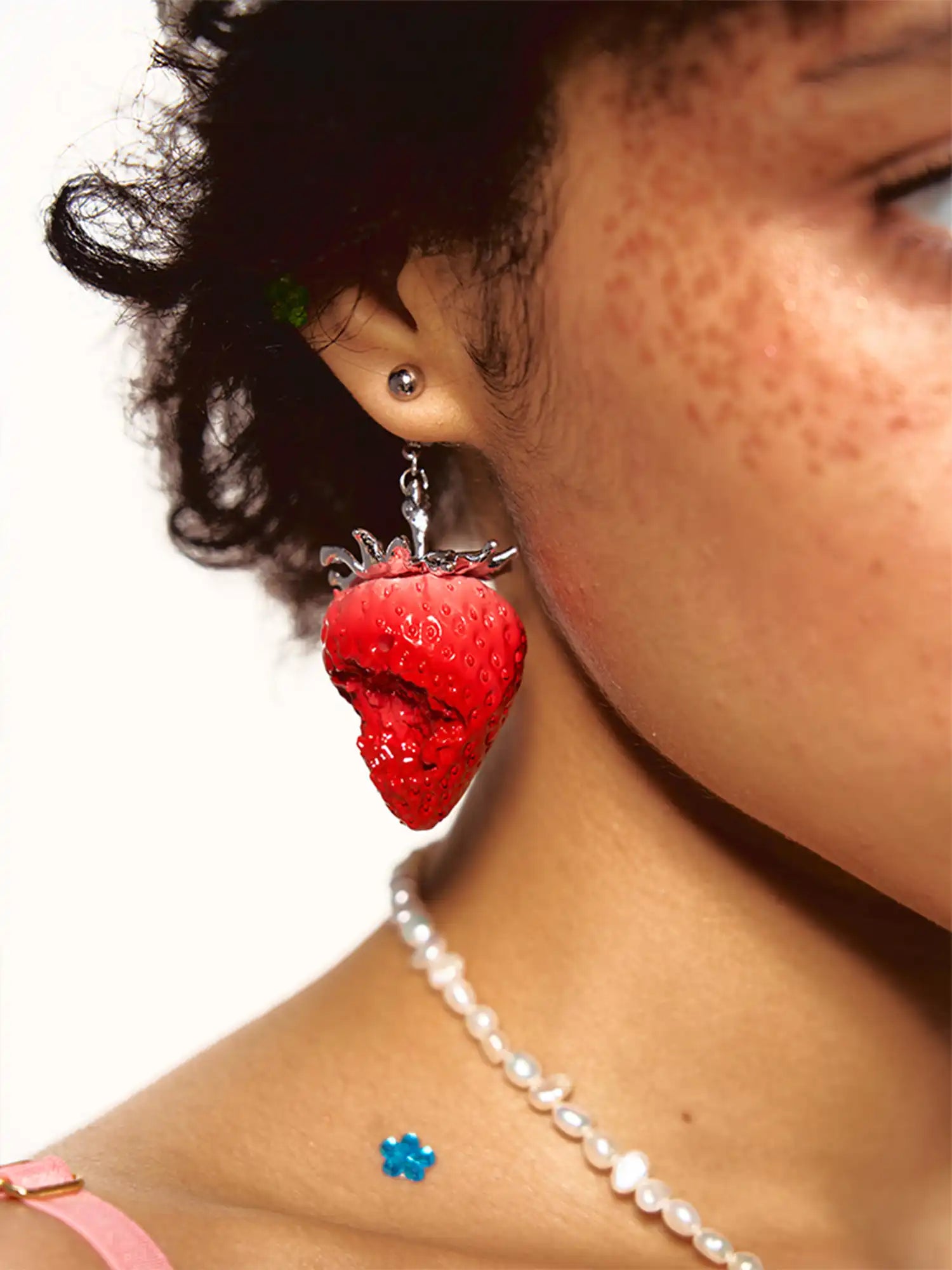 1Jinn M2M Bitten Strawberry Earring | Canton Collective