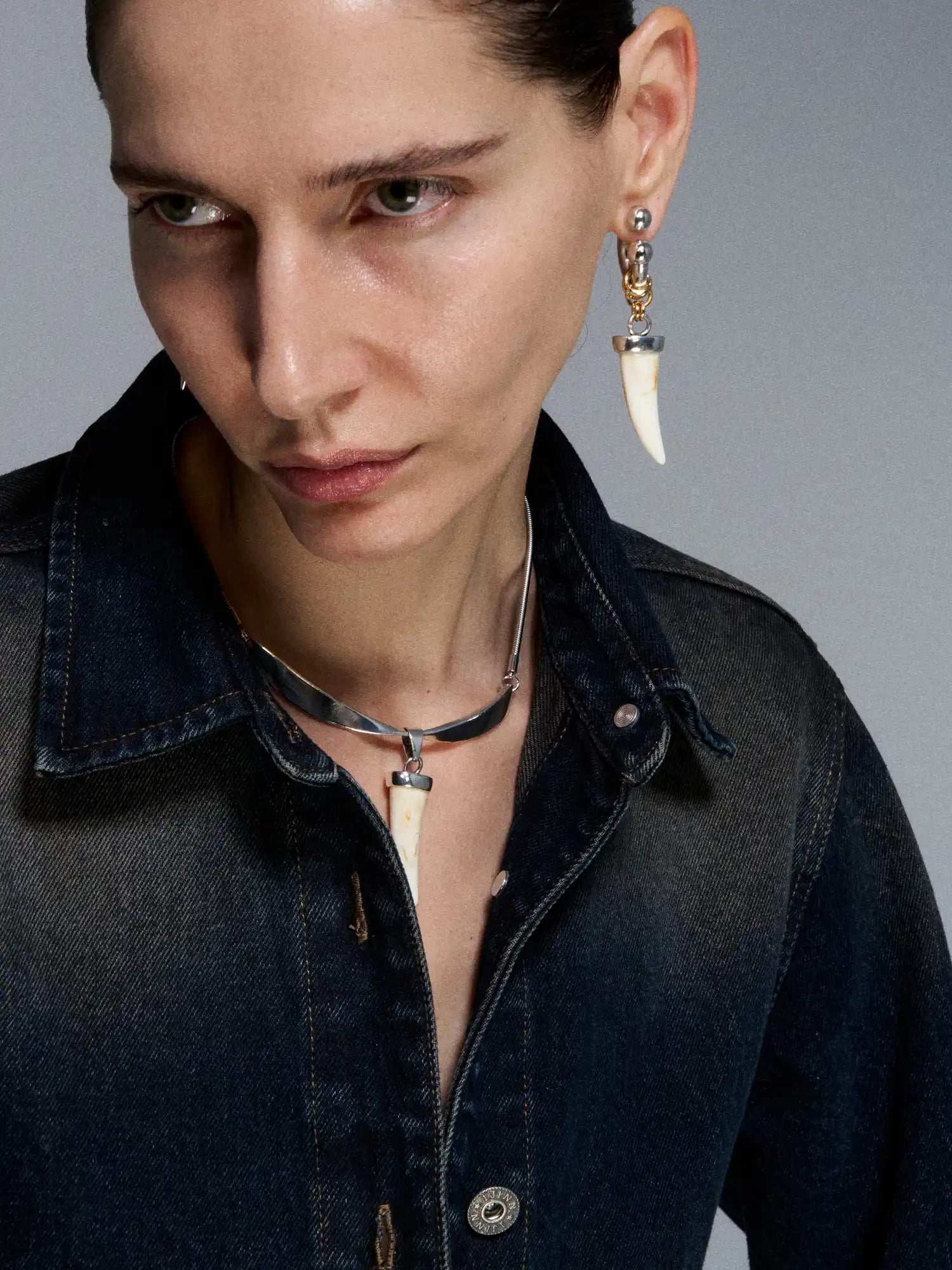 1Jinn M2M Distressed Bone Horn Choker | Canton Collective