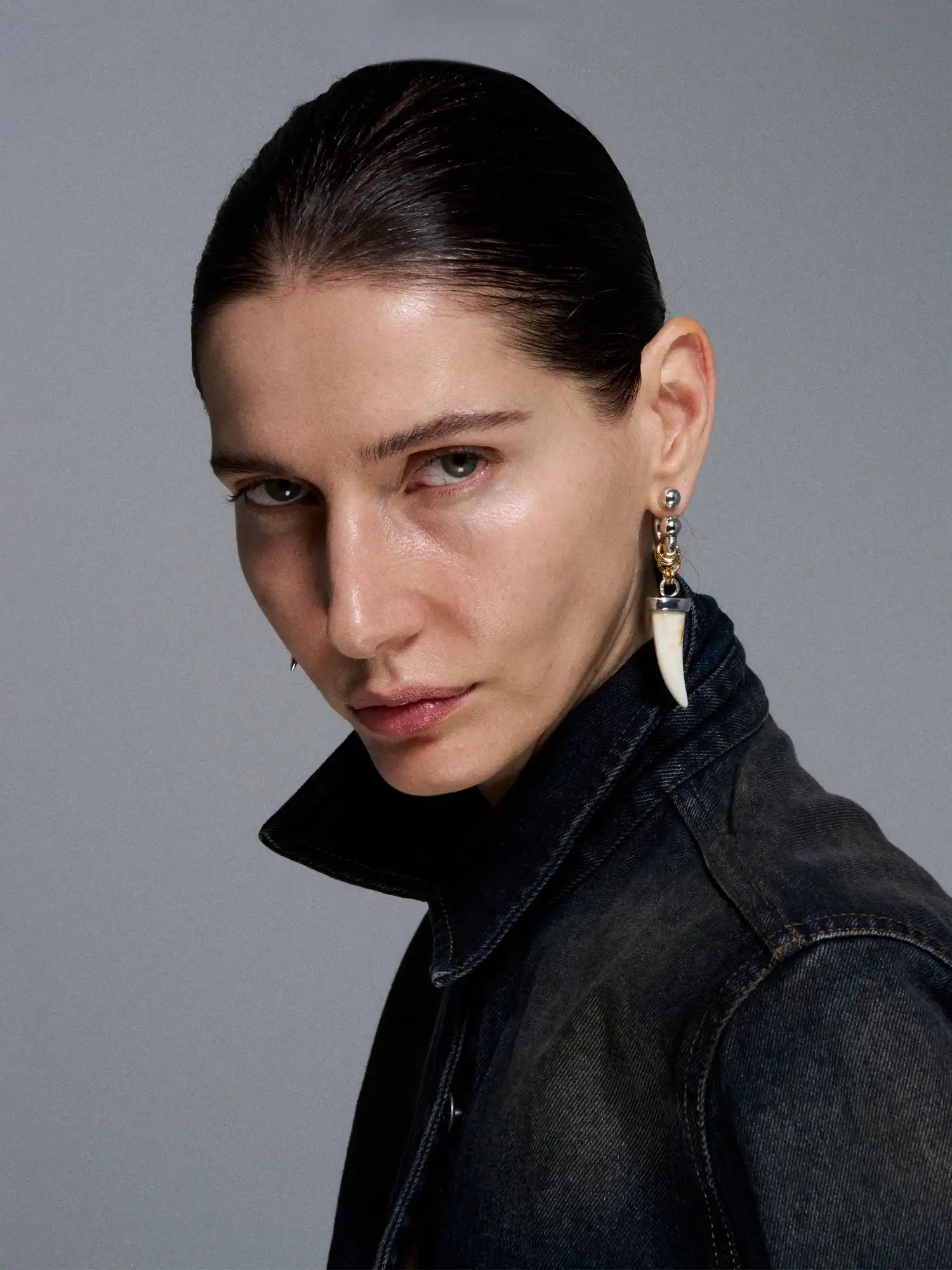 1Jinn M2M Distressed Bone Horn Earrings | Canton Collective