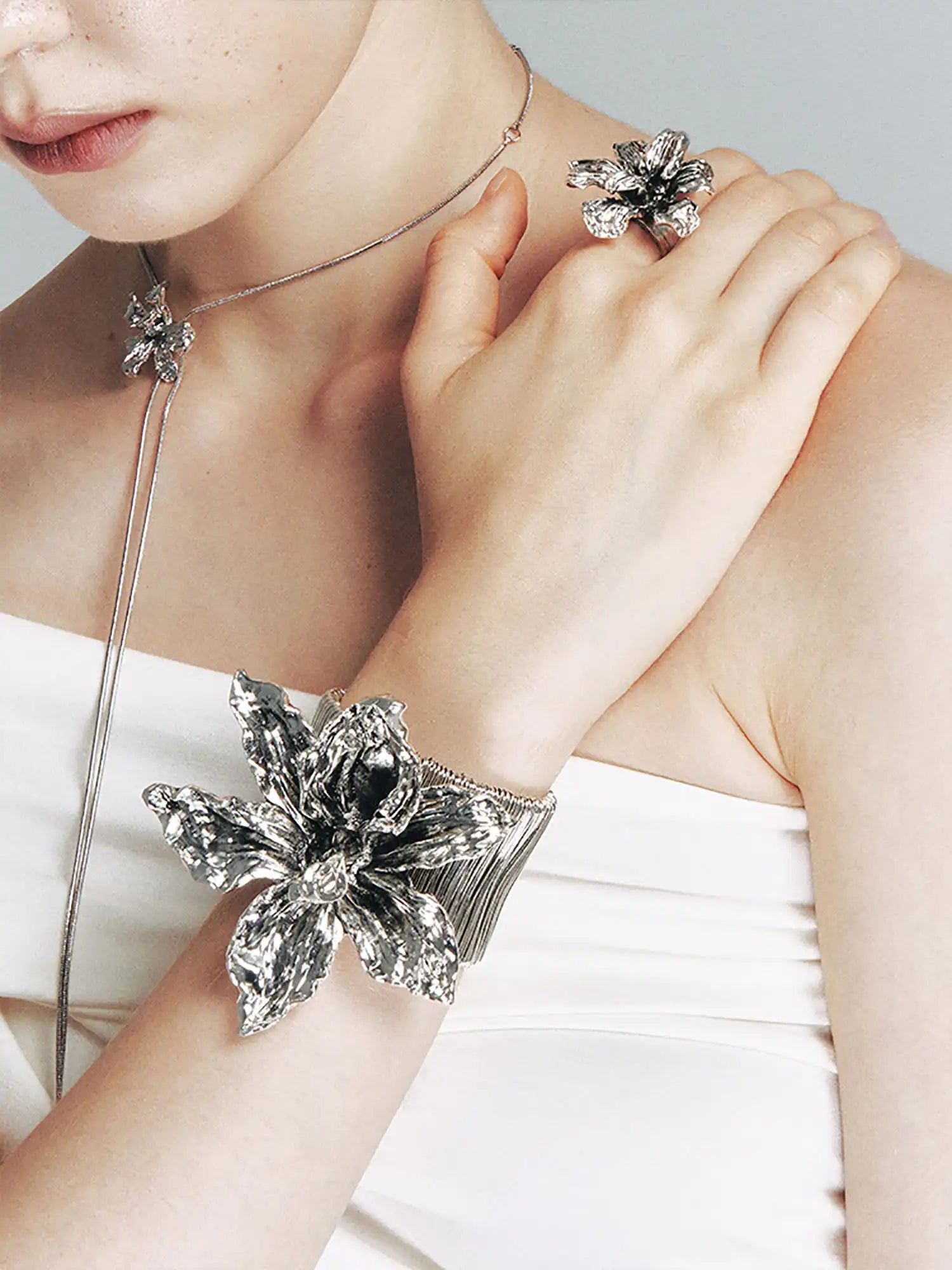 1Jinn M2M Sculptural Flower Cuff | Canton Collective
