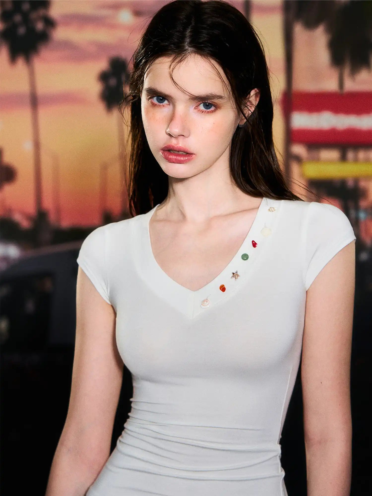 Deleteex Seashell Embellished V-Neck Cropped White Tee | Canton Collective