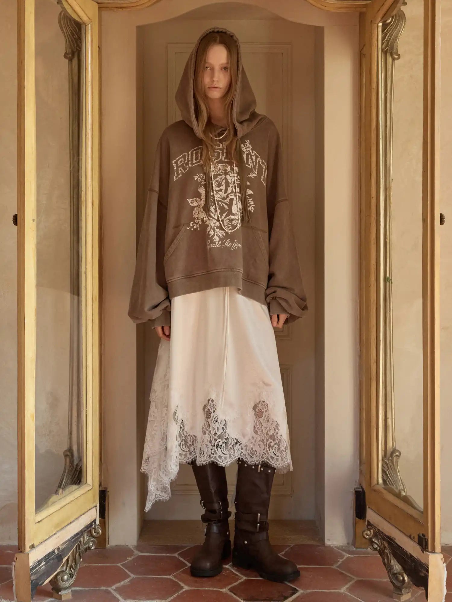 1Jinn Studio Streetwear Hoodie With Big Hood | Canton Collective