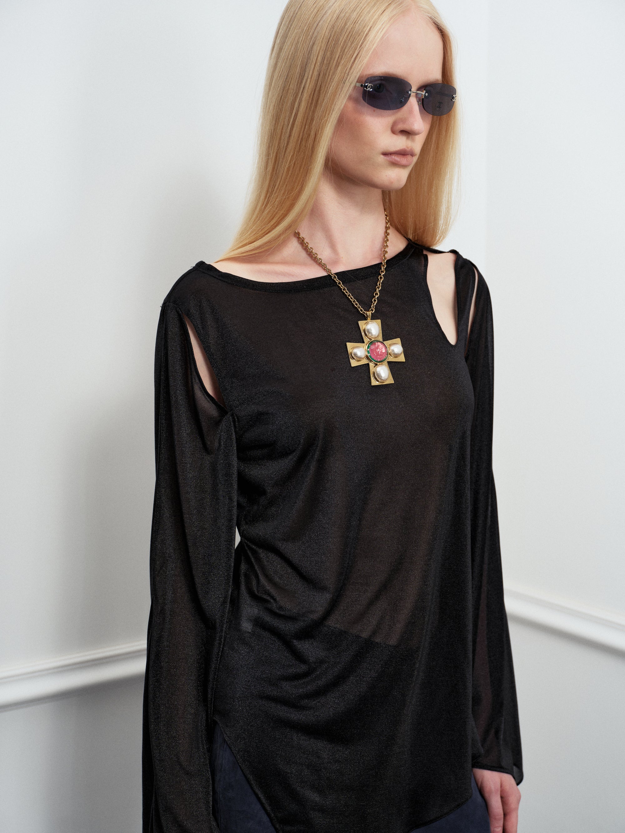 Obsidian Veil top