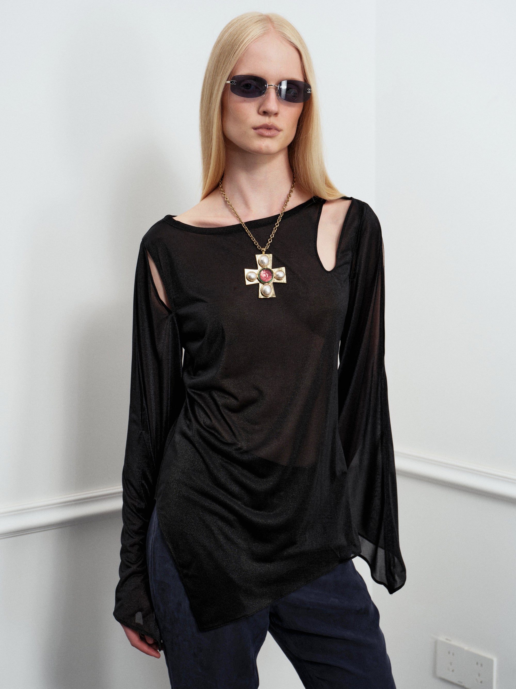 Obsidian Veil top