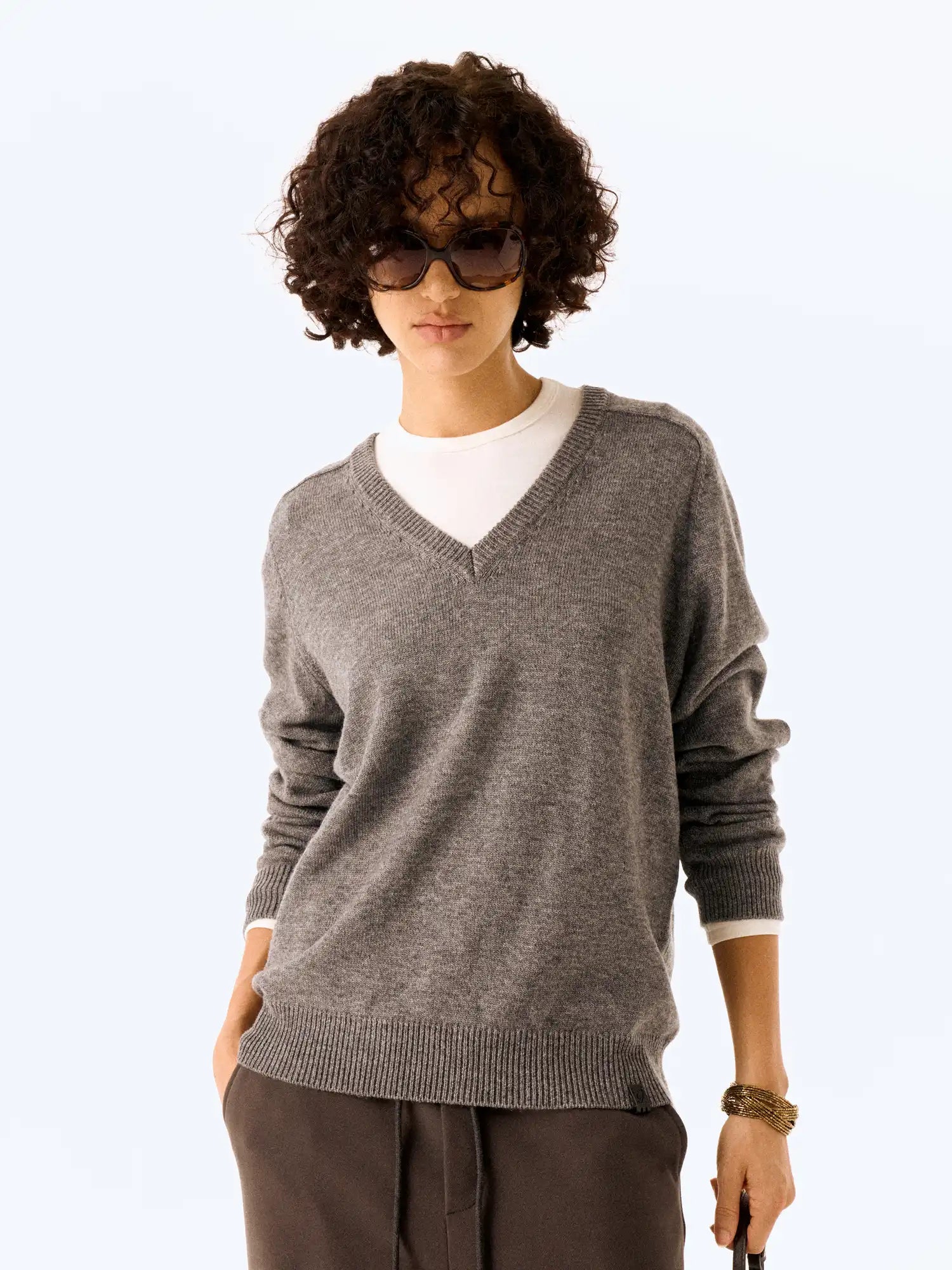 FIRST FLOOR Basolan Wool V-Neck Sweater | Canton Collective