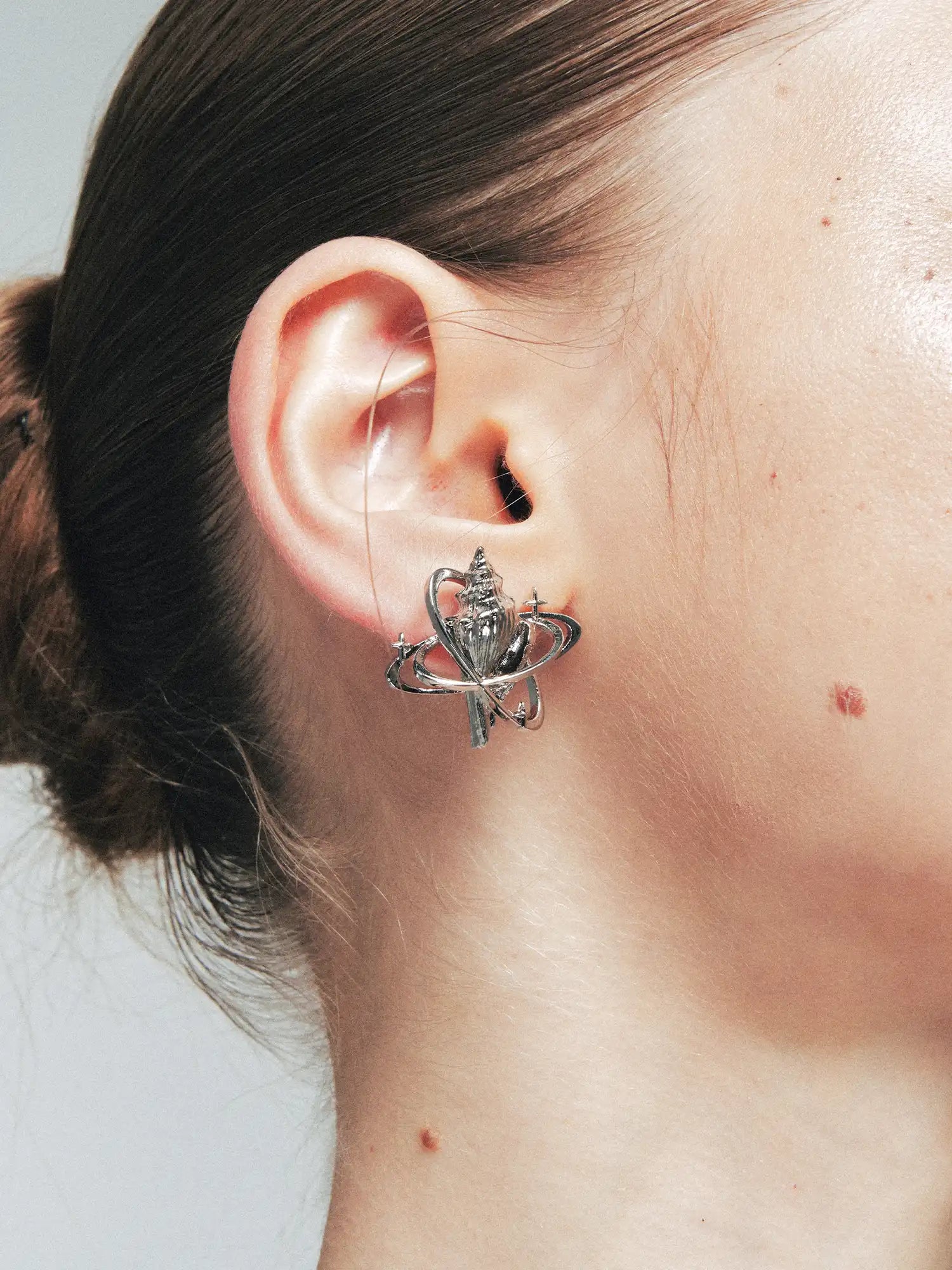 1Jinn M2M Contemporary Shell Star Studs | Canton Collective