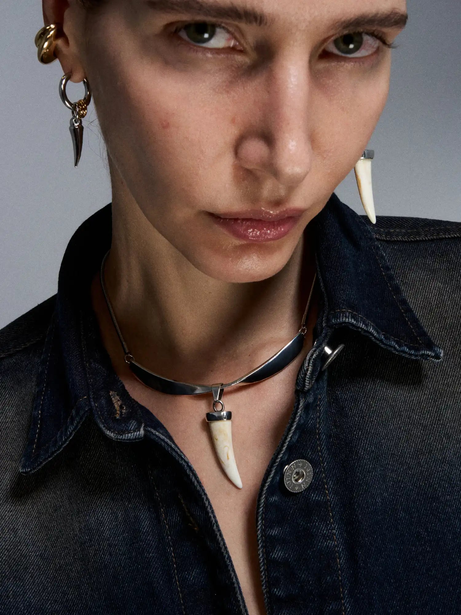 1Jinn M2M Distressed Bone Horn Choker | Canton Collective