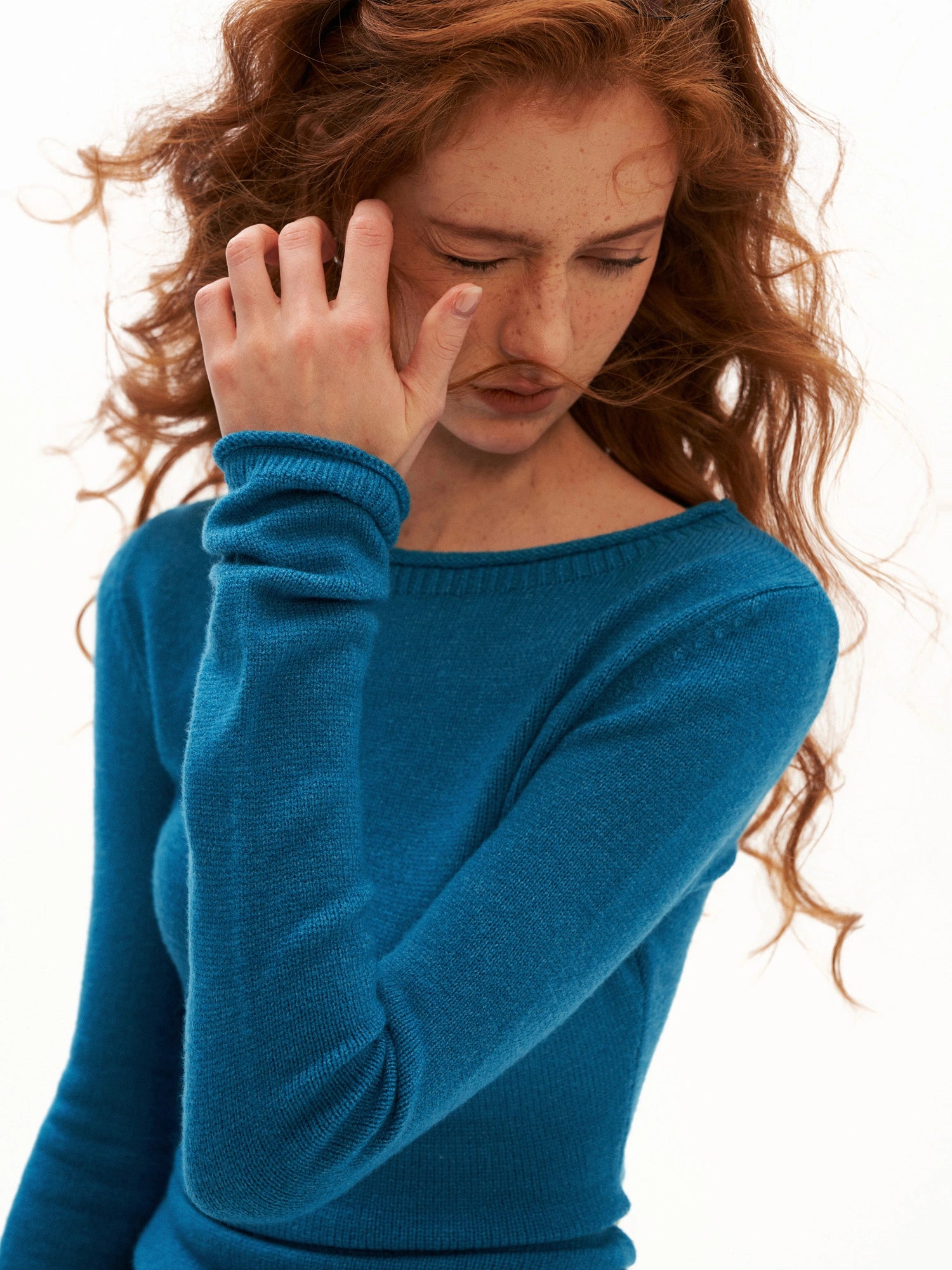 MAMC Fitted Rolled Hem Light Knit Sweater | Canton Collective