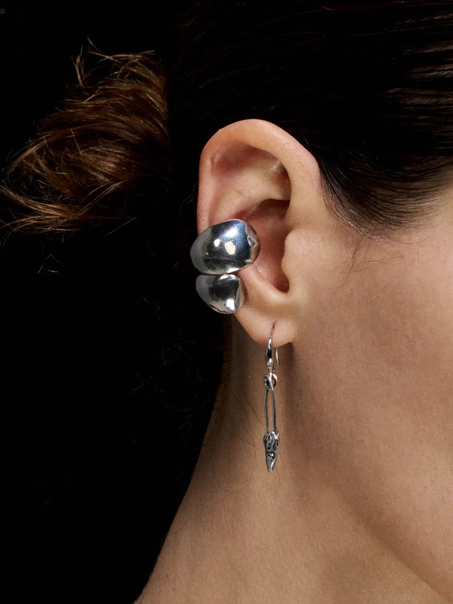 1Jinn M2M Irregular Cracked-Heart Metal Ear Cuff | Canton Collective