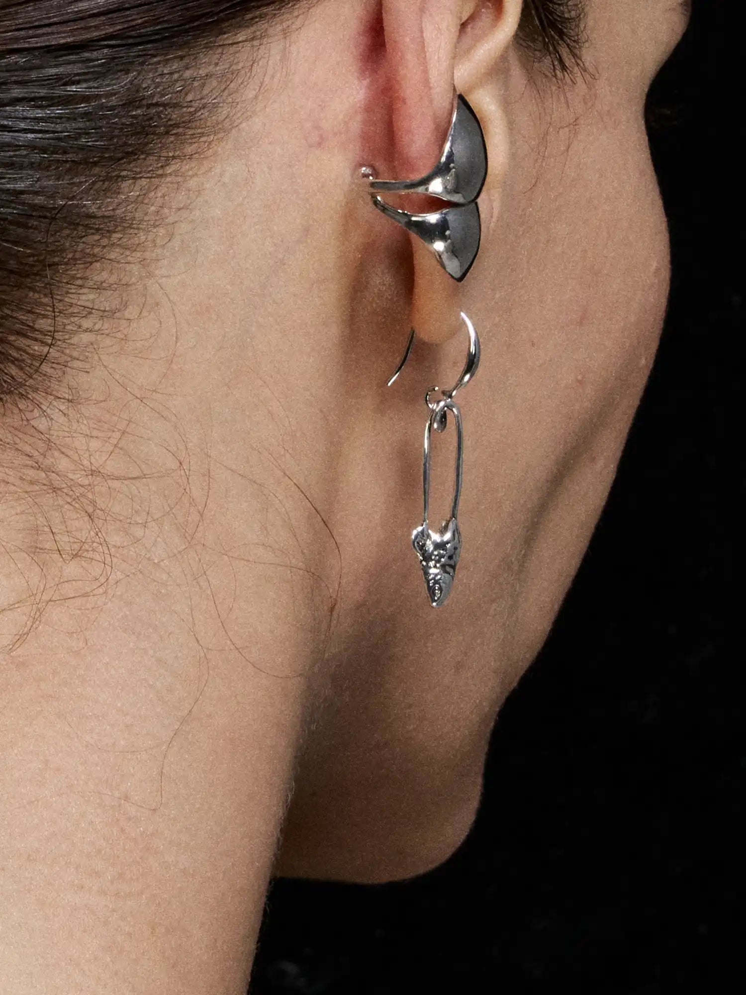 1Jinn M2M Irregular Cracked-Heart Metal Ear Cuff | Canton Collective