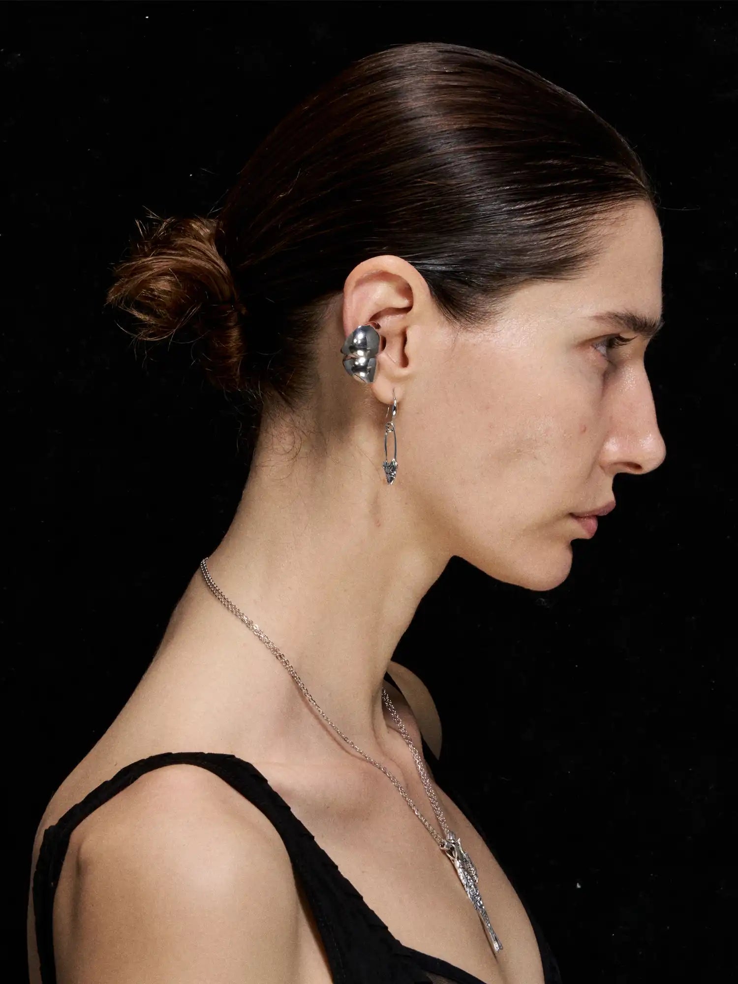 1Jinn M2M Irregular Cracked-Heart Metal Ear Cuff | Canton Collective