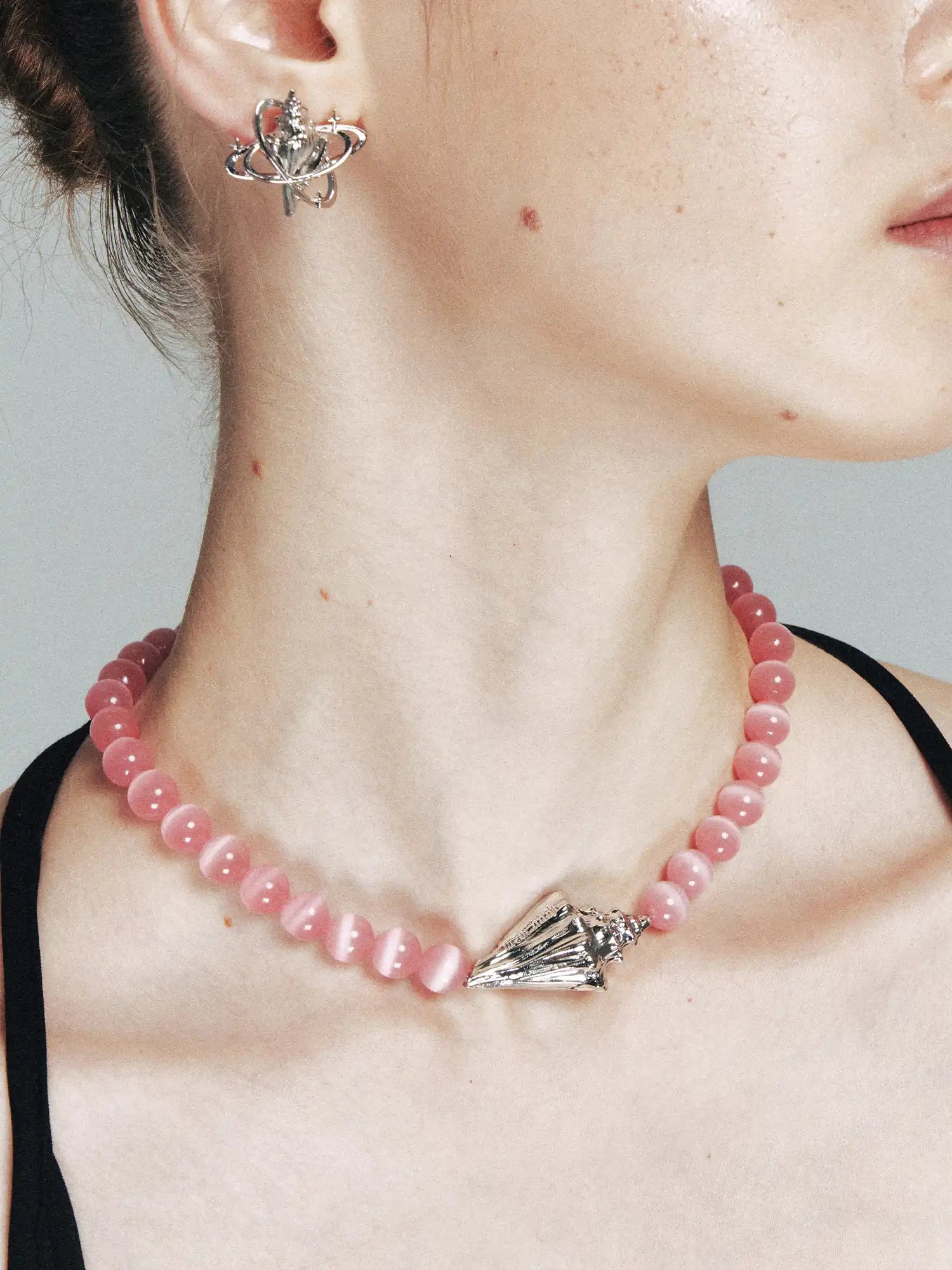 1Jinn M2M Pink Crystal Shell Choker | Canton Collective