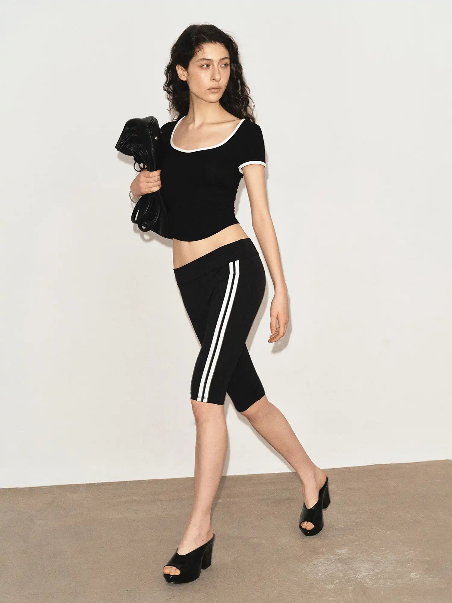 Ayo Short Sleeve Contrast Crop Top | Canton Collective