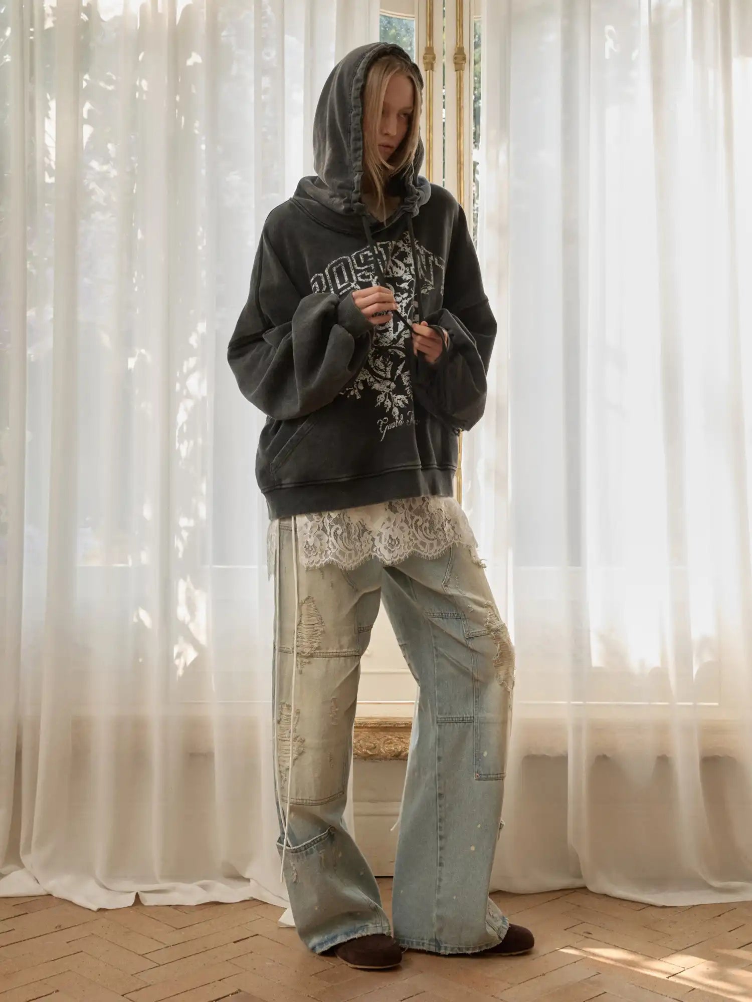 1Jinn Studio Streetwear Hoodie With Big Hood | Canton Collective